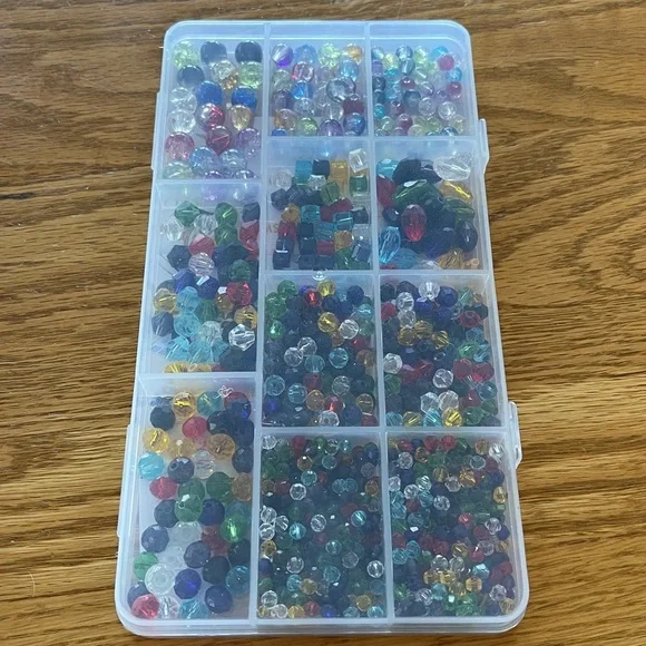 NEW Multi-Color Beads 🌺 - Picture 3 of 5